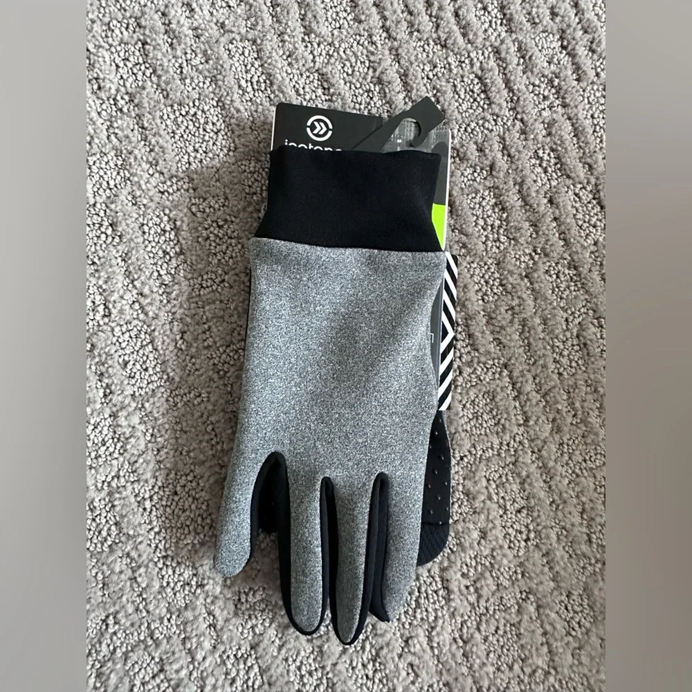 Isotoner Active Gloves with touchscreen technology- New With Tags